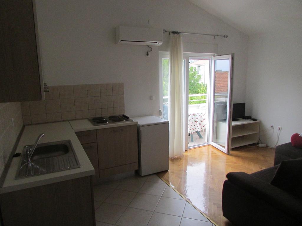 Apartmani I Sobe Grga Starigrad Paklenica Phòng bức ảnh