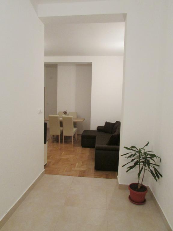 Apartmani I Sobe Grga Starigrad Paklenica Phòng bức ảnh