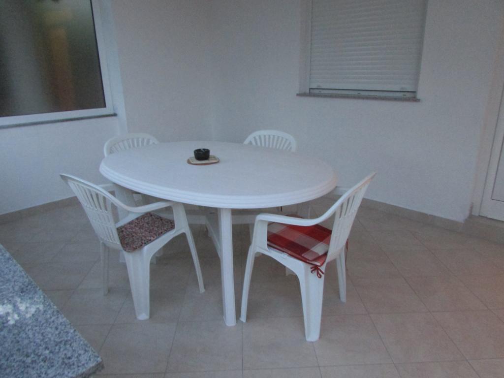 Apartmani I Sobe Grga Starigrad Paklenica Phòng bức ảnh