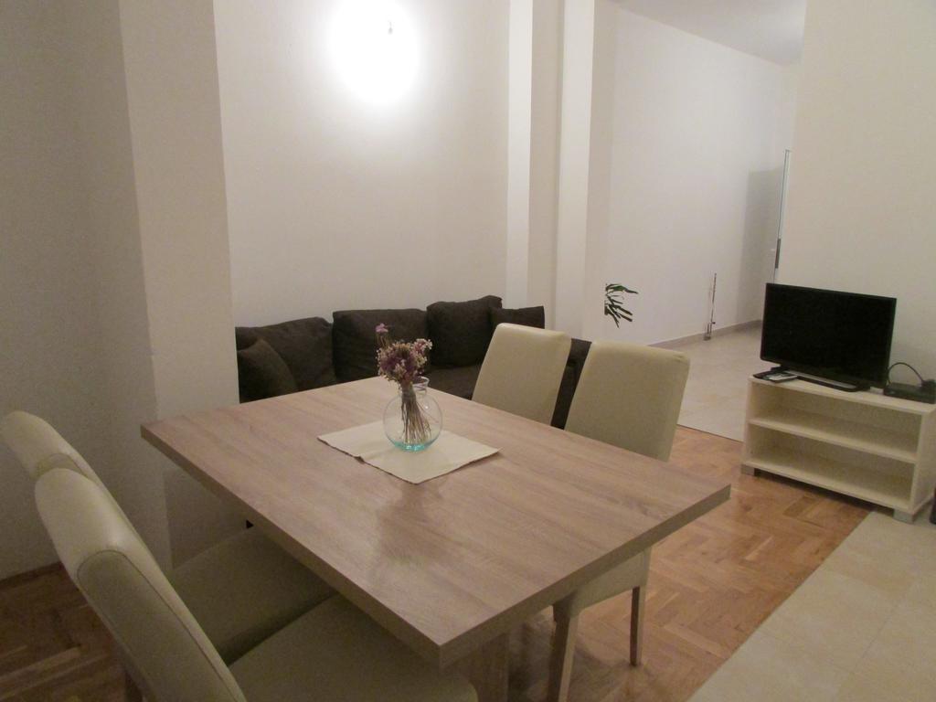 Apartmani I Sobe Grga Starigrad Paklenica Phòng bức ảnh